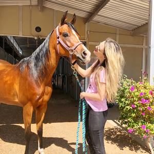 Meet your Posher, Stefanie